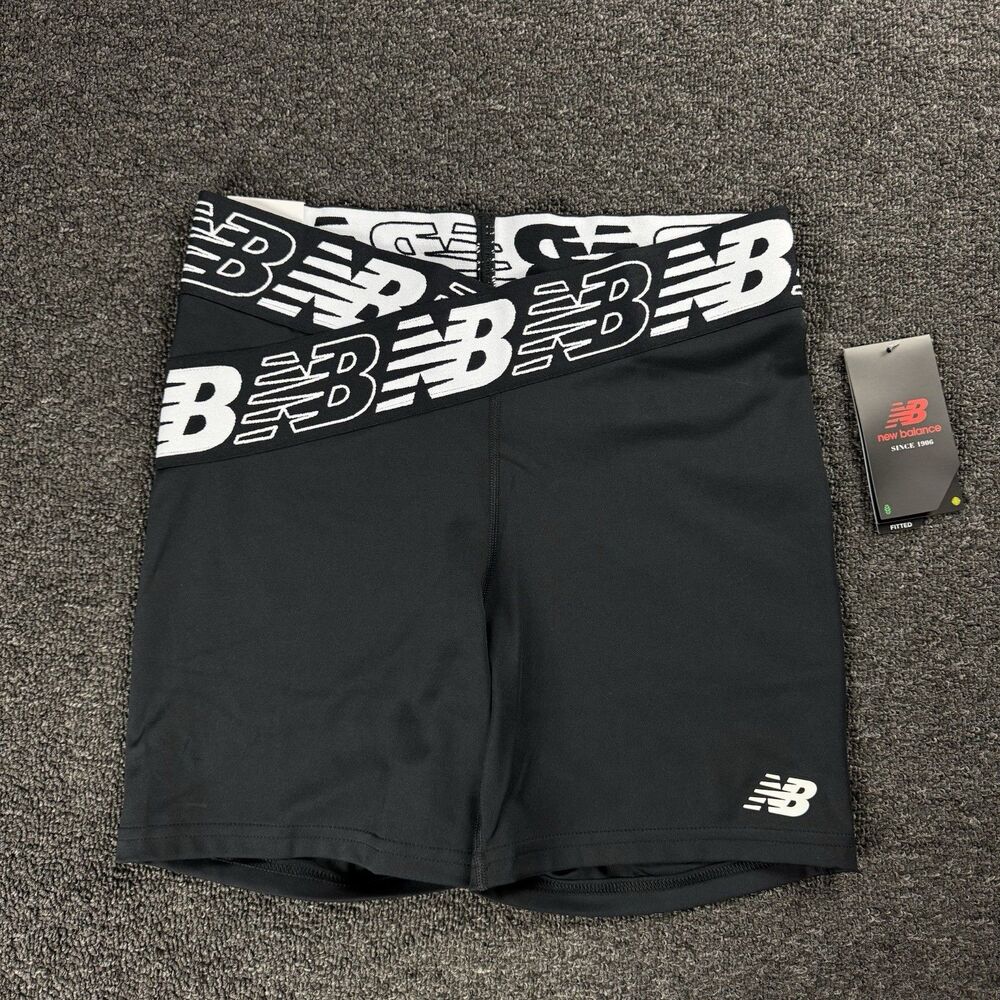 NWT New Balance Relentless Crossband Fitted Training Shorts Black Women's M 5in